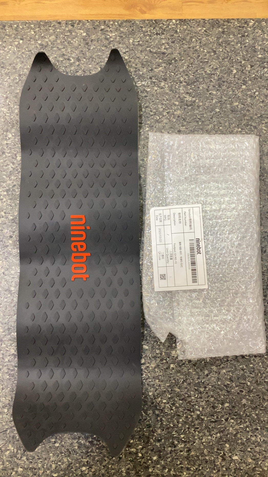 Footpad; GY/RD; F2 by SEGWAY NINEBOT PARTS