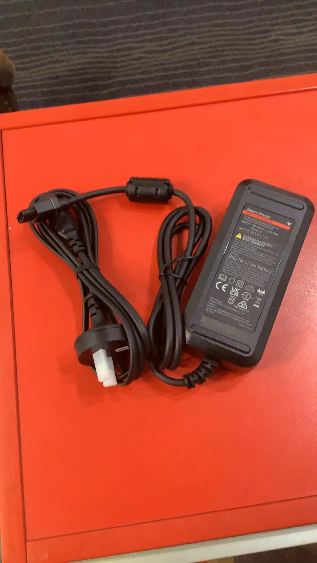 NIU KQI2 CHARGER by E-SCOOTER CHARGERS